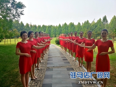 第二十二届中国农产品加工投洽会政务讲解员换装亮相 展现专业礼仪新风貌