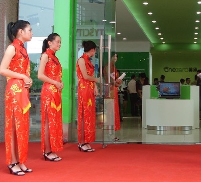 青岛礼仪模特 用服务铸就品牌